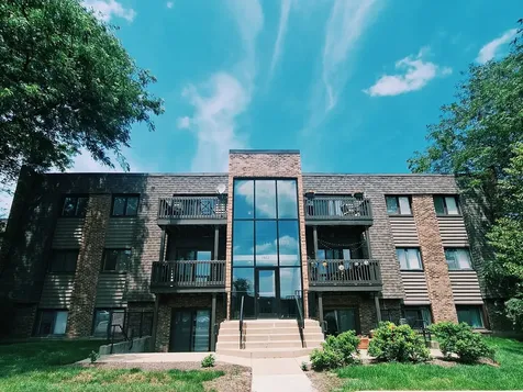 1482 Stonebridge Circle Wheaton IL 60189
