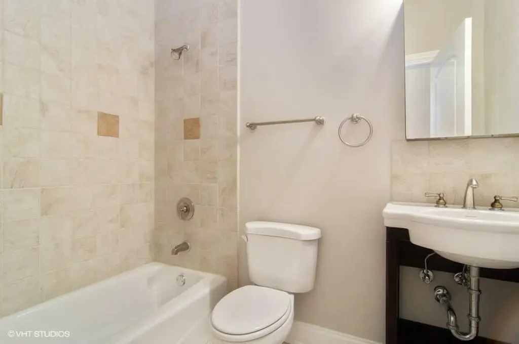 1330 West Argyle Street Chicago IL 60640