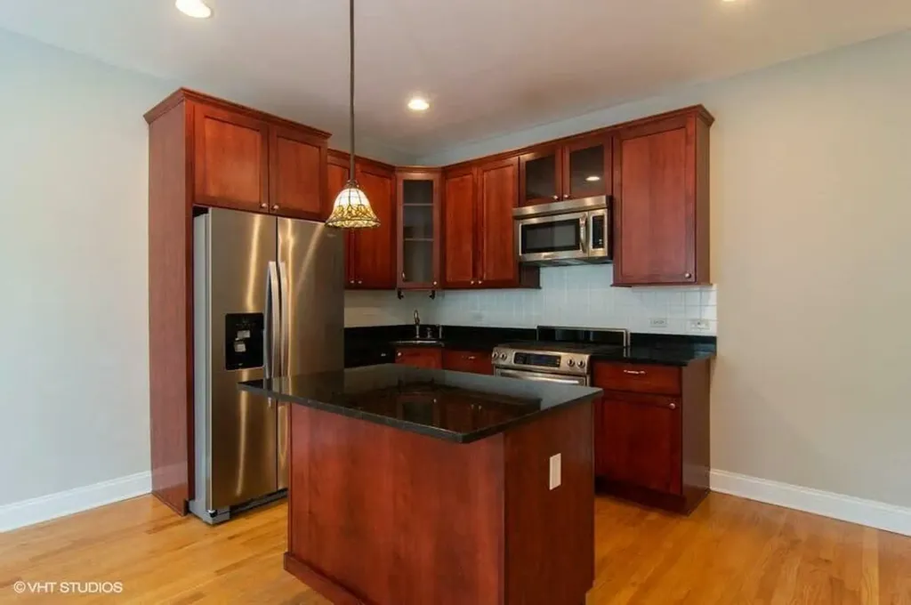 1330 West Argyle Street Chicago IL 60640