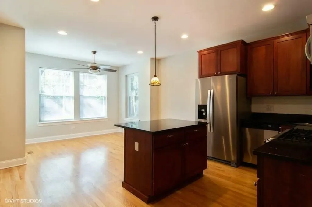 1330 West Argyle Street Chicago IL 60640
