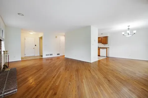 1153 South Linneman Road Mount Prospect IL 60056
