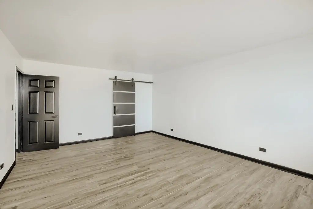 6171 North Sheridan Road Chicago IL 60660