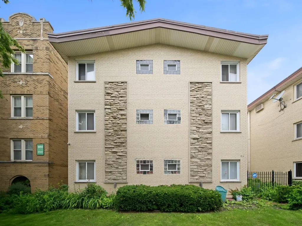 714 North Austin Boulevard Oak Park IL 60302