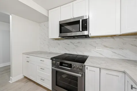 6335 North Magnolia Avenue Chicago IL 60660