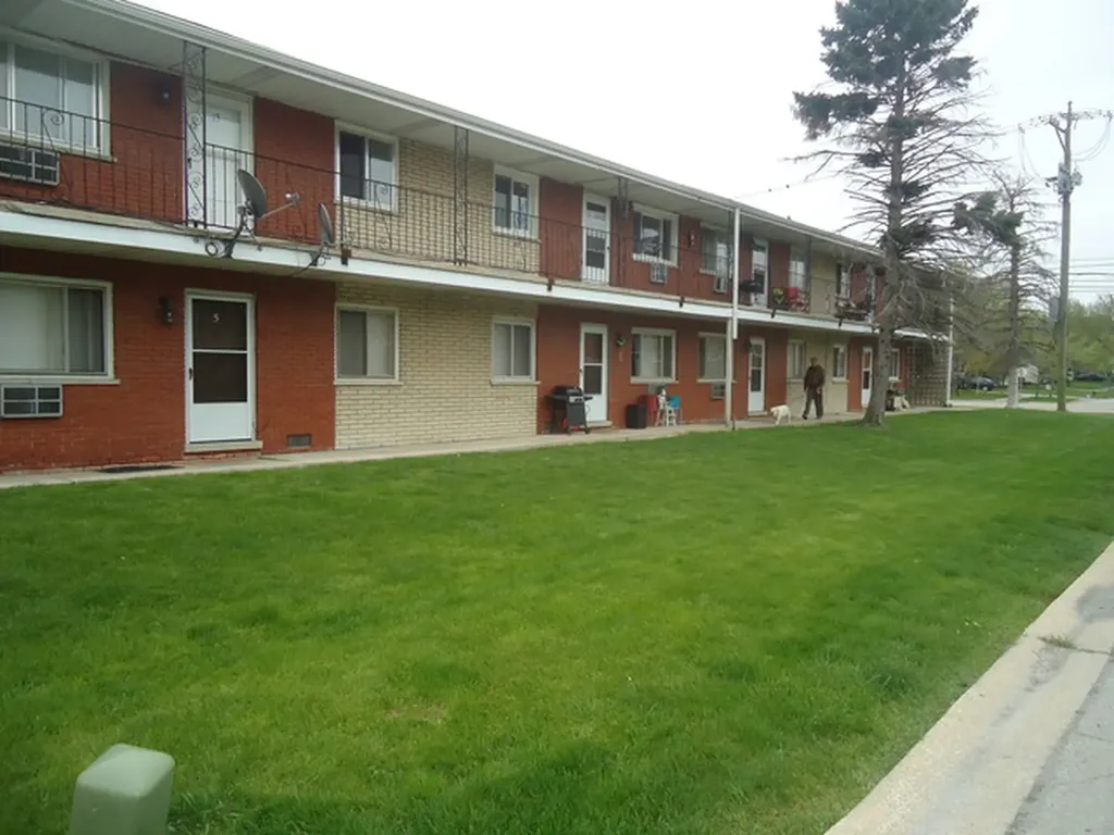 8244 West 87th Street Hickory Hills IL 60457