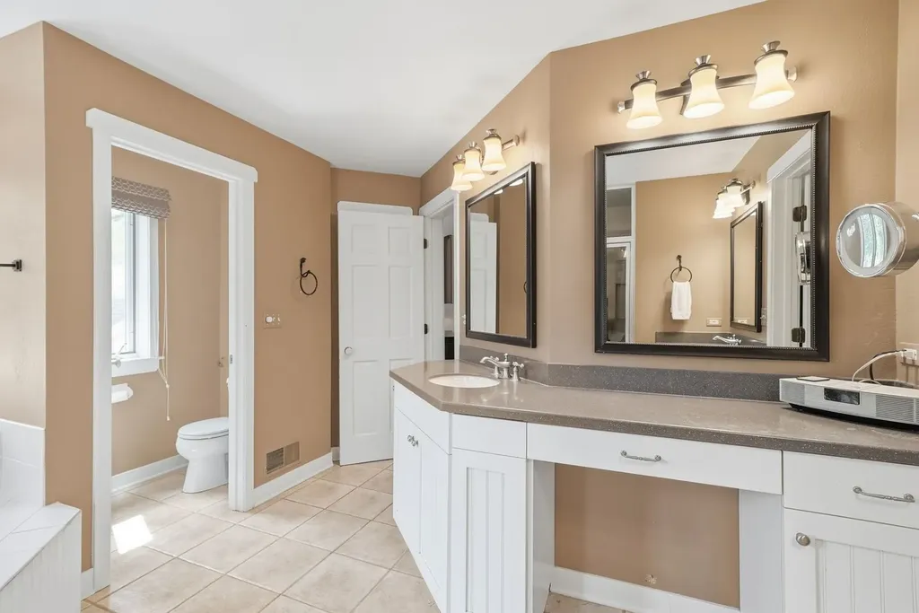 4361 Central Avenue Western Springs IL 60558