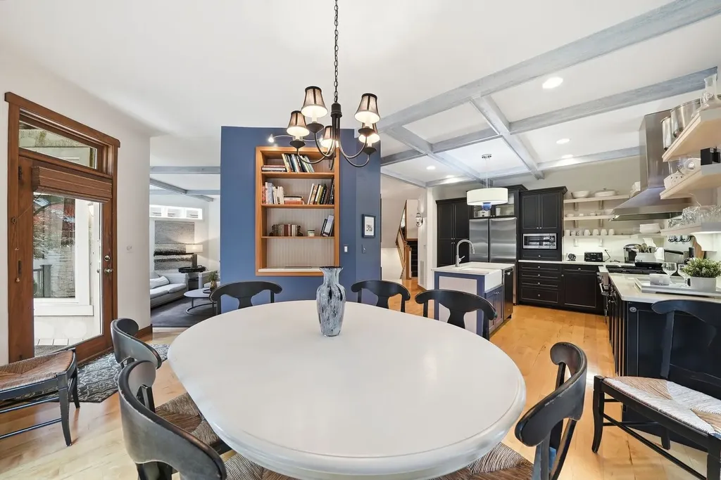 4361 Central Avenue Western Springs IL 60558