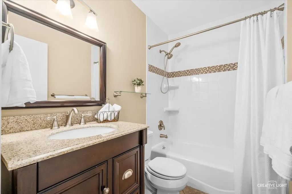 1736 Clyde Drive Naperville IL 60565