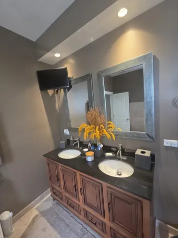5836 South Prairie Avenue Chicago IL 60637