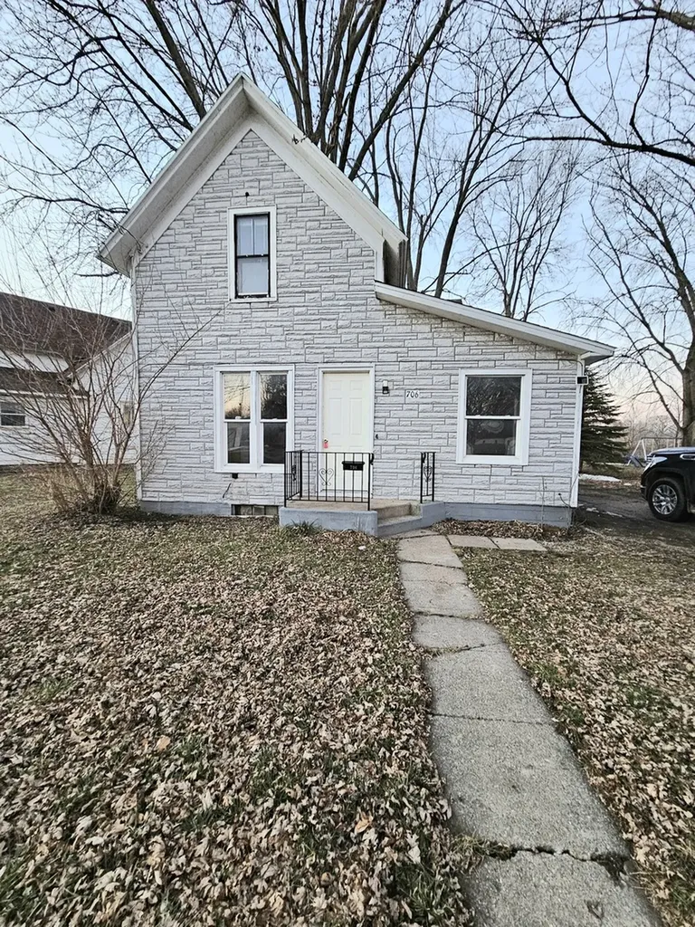 706 West 2nd Street Rock Falls IL 61071