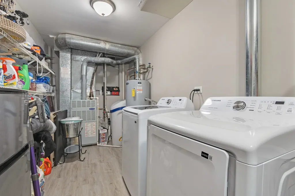 272 Park Ridge Lane Aurora IL 60504