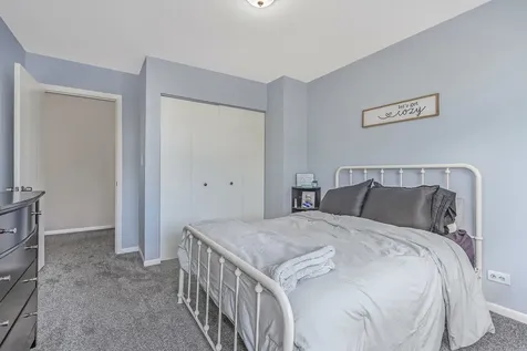 272 Park Ridge Lane Aurora IL 60504