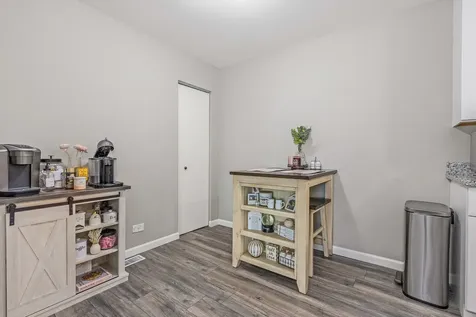 272 Park Ridge Lane Aurora IL 60504