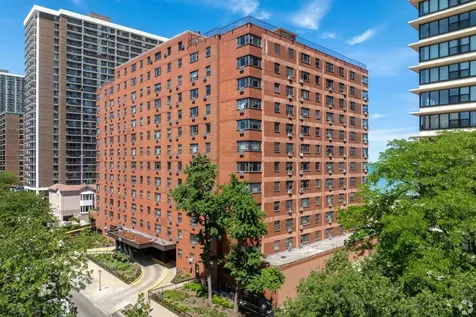5815 North Sheridan Road Chicago IL 60660