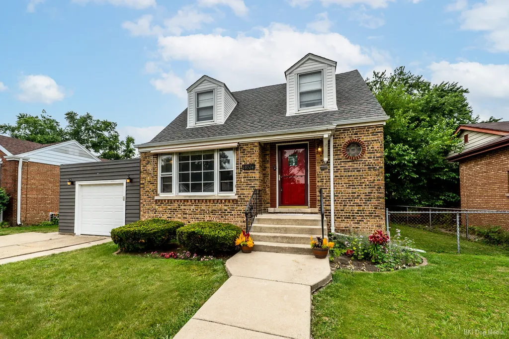 18524 Gladville Avenue Homewood IL 60430