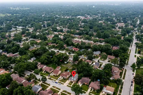18524 Gladville Avenue Homewood IL 60430