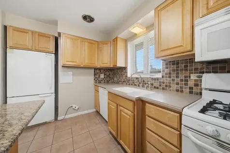 8404 45TH Street Lyons IL 60534