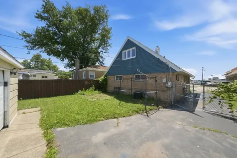 8404 45TH Street Lyons IL 60534