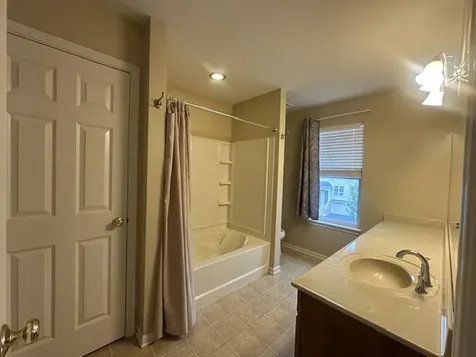 3376 Bradbury Circle Aurora IL 60504