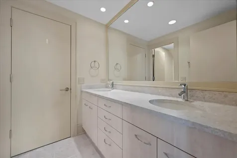 2 Bridlewood Road Northbrook IL 60062