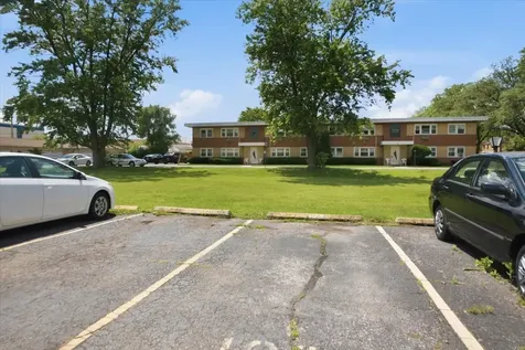 1725 Howard Avenue W Des Plaines IL 60018