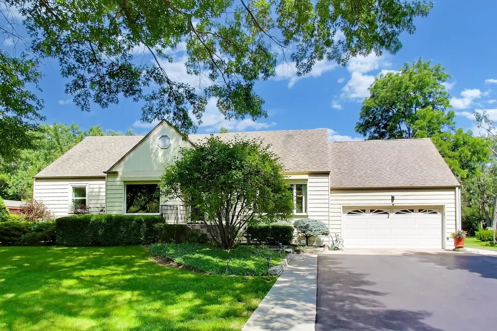 103 Cottonwood Road Northbrook IL 60062