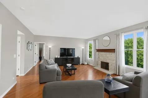 1311 Bison Lane Hoffman Estates IL 60192