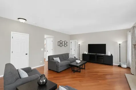 1311 Bison Lane Hoffman Estates IL 60192