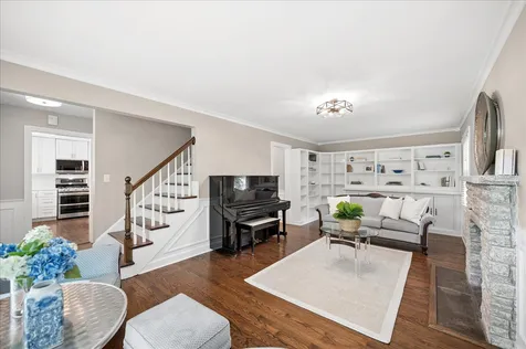 586 Earl Drive Northfield IL 60093