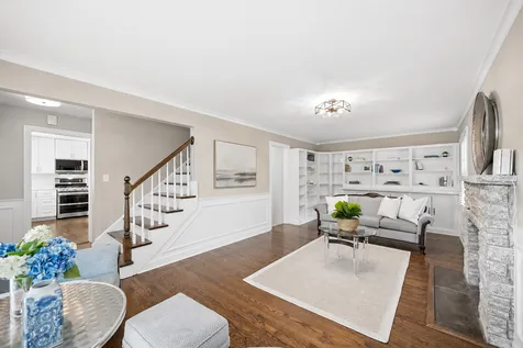 586 Earl Drive Northfield IL 60093