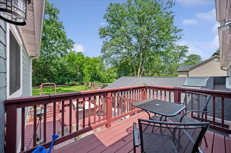 586 Earl Drive Northfield IL 60093