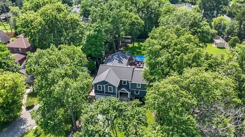 586 Earl Drive Northfield IL 60093