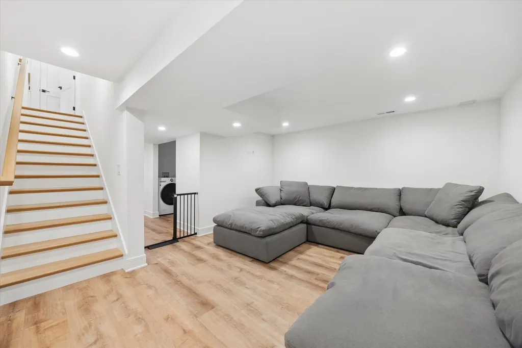 146 East Maple Street Hinsdale IL 60521