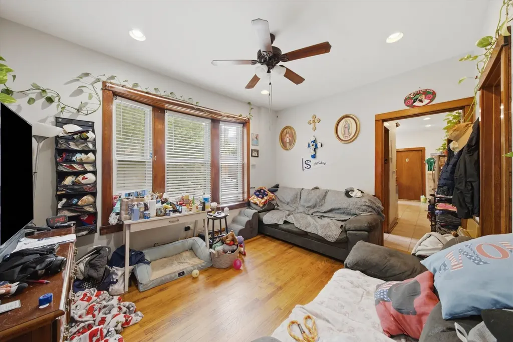 3901 West Fullerton Avenue Chicago IL 60647