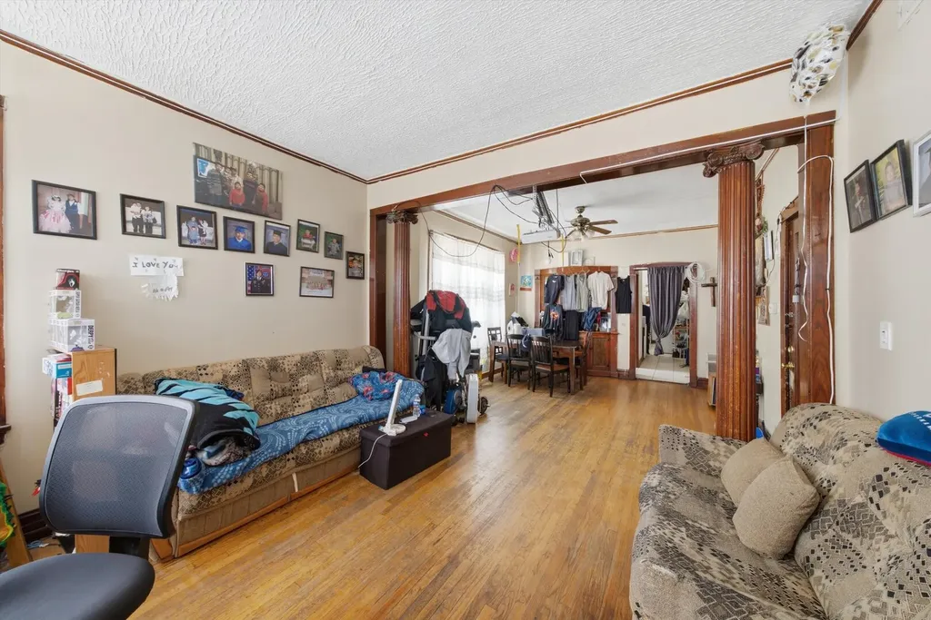 3901 West Fullerton Avenue Chicago IL 60647