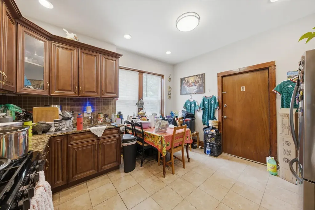 3901 West Fullerton Avenue Chicago IL 60647