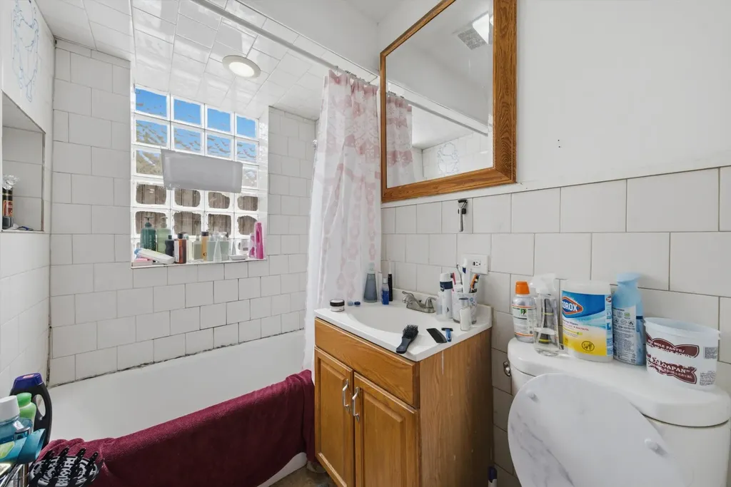 3901 West Fullerton Avenue Chicago IL 60647