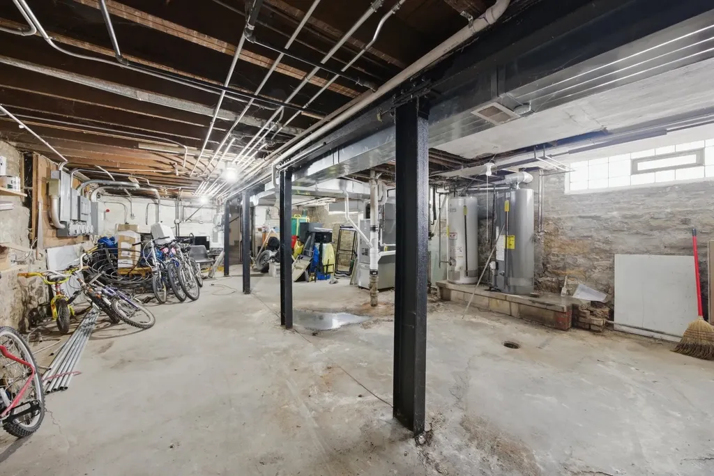 3901 West Fullerton Avenue Chicago IL 60647
