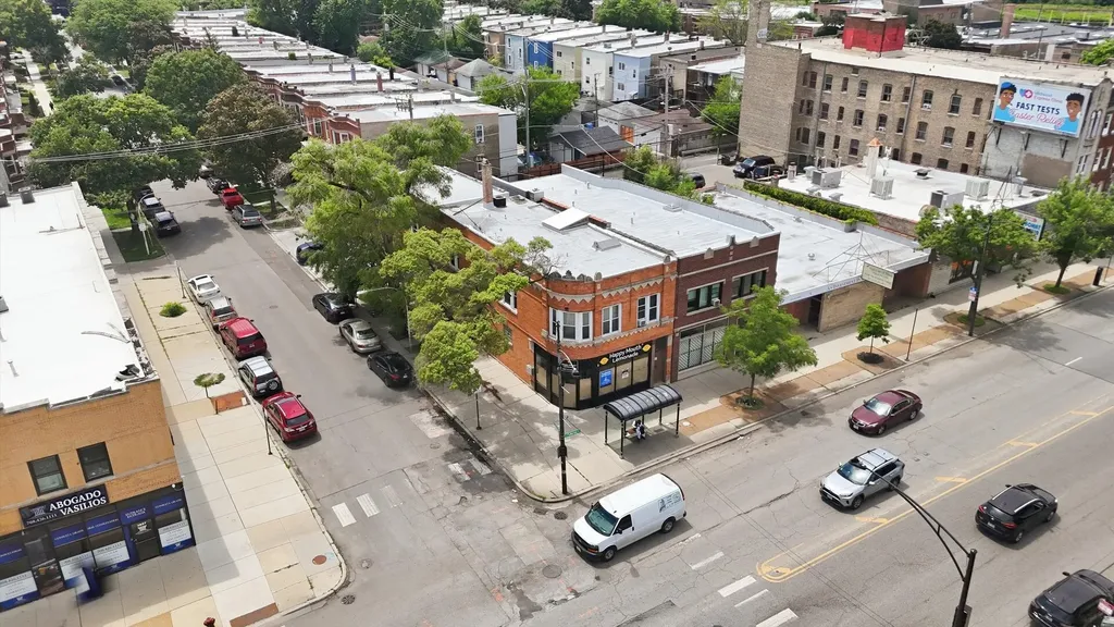 3901 West Fullerton Avenue Chicago IL 60647