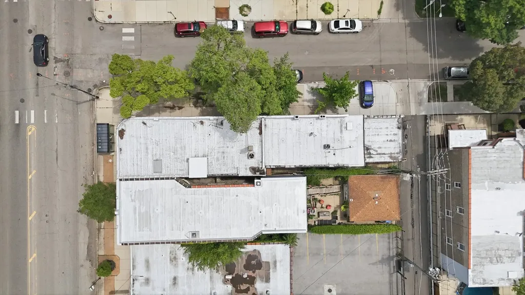 3901 West Fullerton Avenue Chicago IL 60647