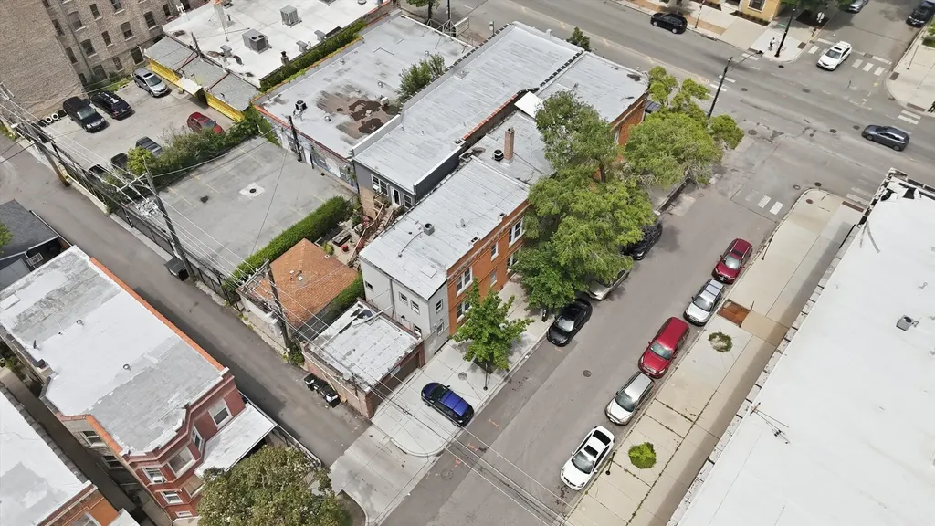3901 West Fullerton Avenue Chicago IL 60647