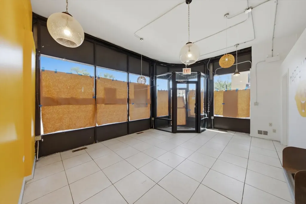 3901 West Fullerton Avenue Chicago IL 60647