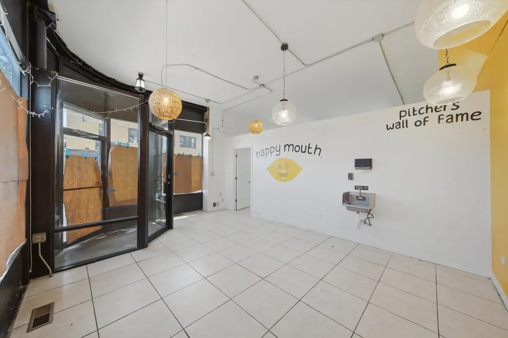 3901 West Fullerton Avenue Chicago IL 60647