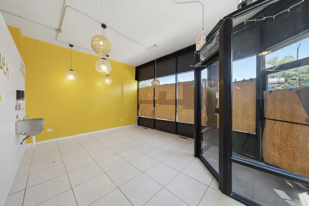 3901 West Fullerton Avenue Chicago IL 60647