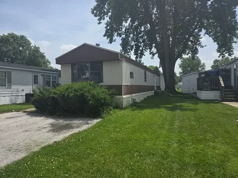 190 Carriage Lane Sauk Village IL 60411
