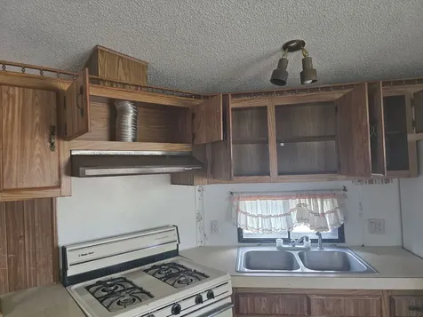 190 Carriage Lane Sauk Village IL 60411