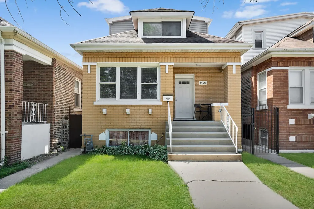 3527 West 58th Street Chicago IL 60638