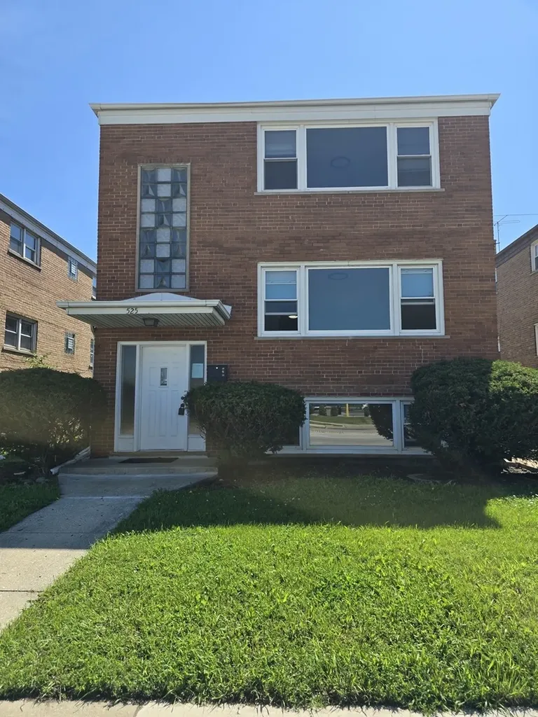 525 25TH Avenue Bellwood IL 60104