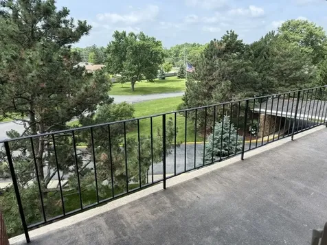 16 East Old Willow Road Prospect Heights IL 60070