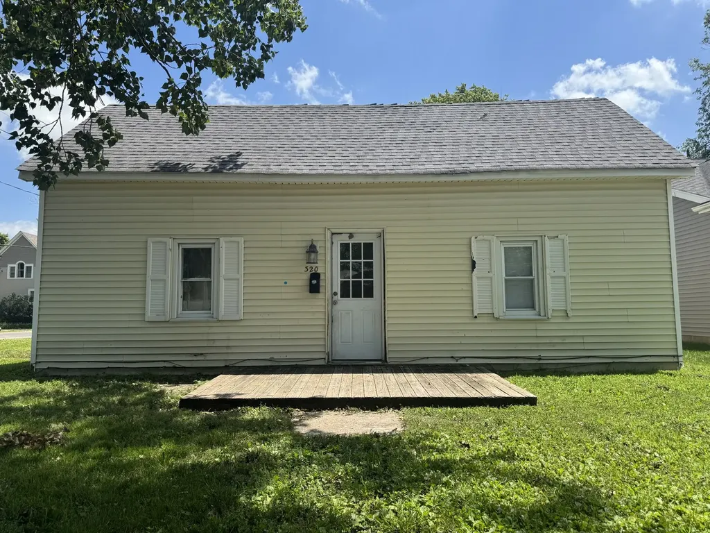 320 North Walnut Street Arthur IL 61911